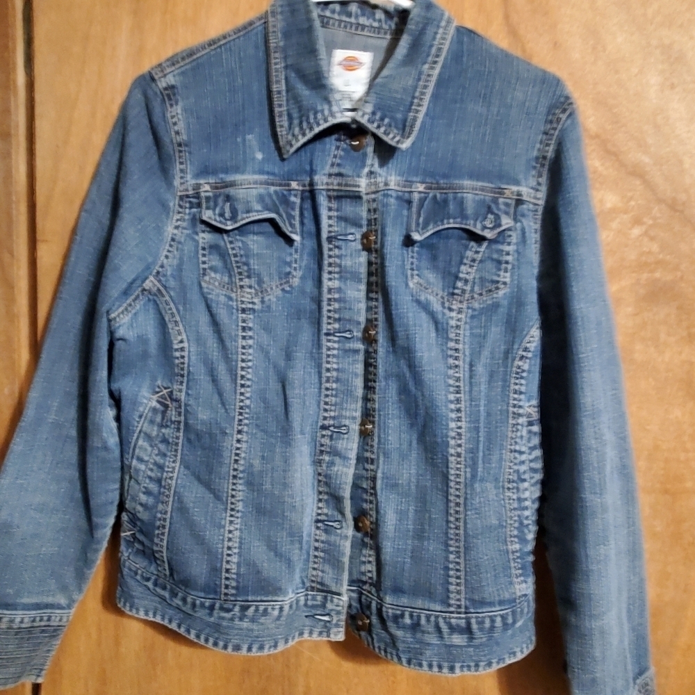Dickies Distressed Denim Dark Wash Trucker Jean Jacket Large. Stretch.
